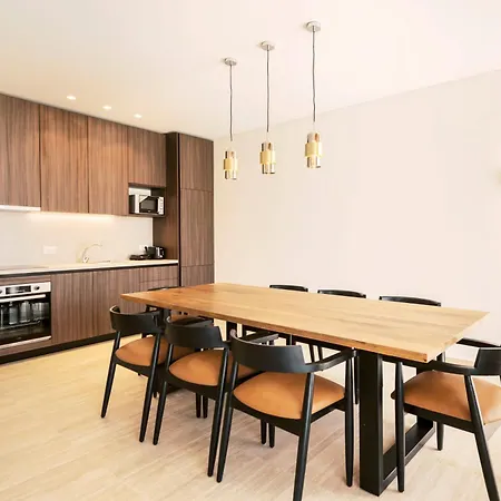 Vilă Aethrion & Gennadi