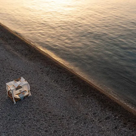 Vilă Aethrion & Gennadi