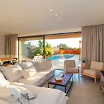 Villa Aethrion & *