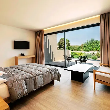 Villa Aethrion & *