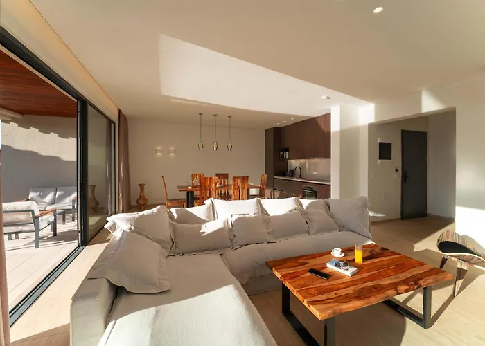 Villa Aethrion &